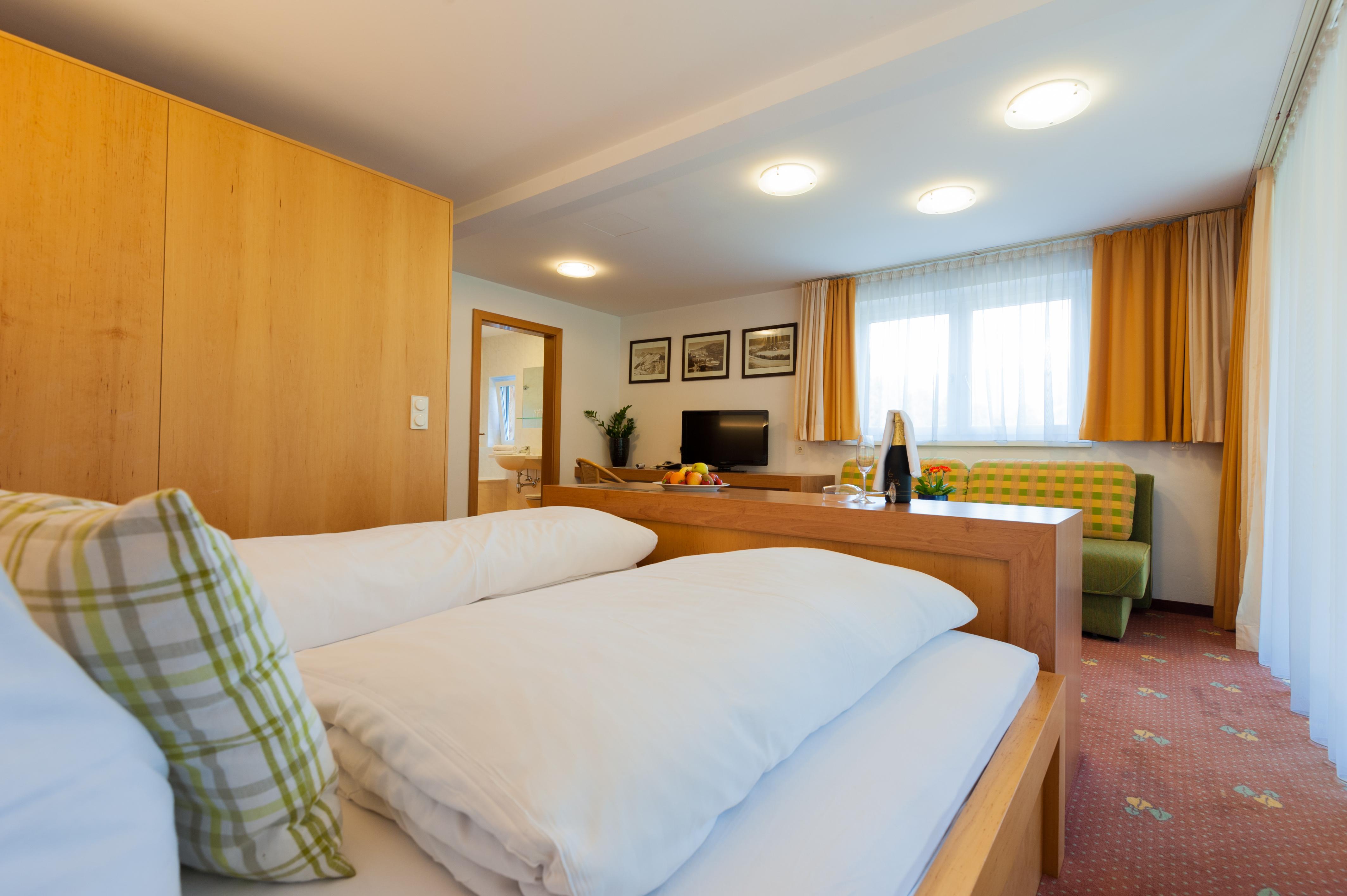 צל-אם-זי Hotel Der Waldhof מראה חיצוני תמונה